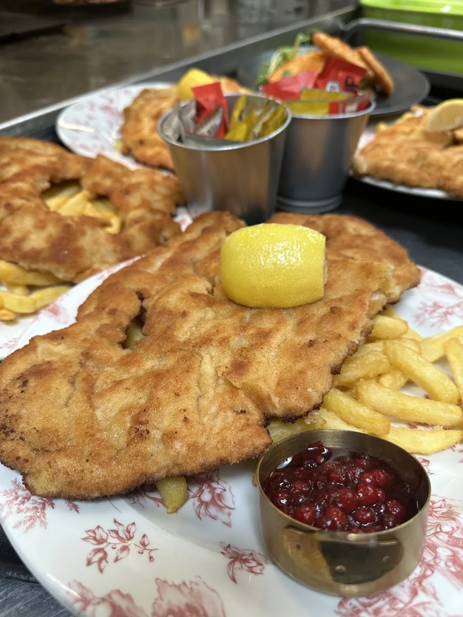 Park Café München – Wiener Schnitzel in München, Bayern