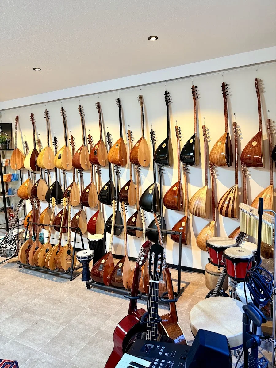 Azad Music – Gitarre in Bochum, Nordrhein-Westfalen