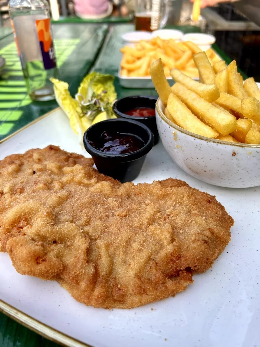 Altes Mädchen Ratsherrn Braugasthaus Hamburg – Wiener Schnitzel in Hamburg