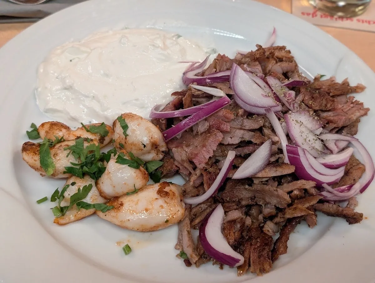 Griechische Taverne Zur Gartenlaube – Tsatsiki in München, Bayern