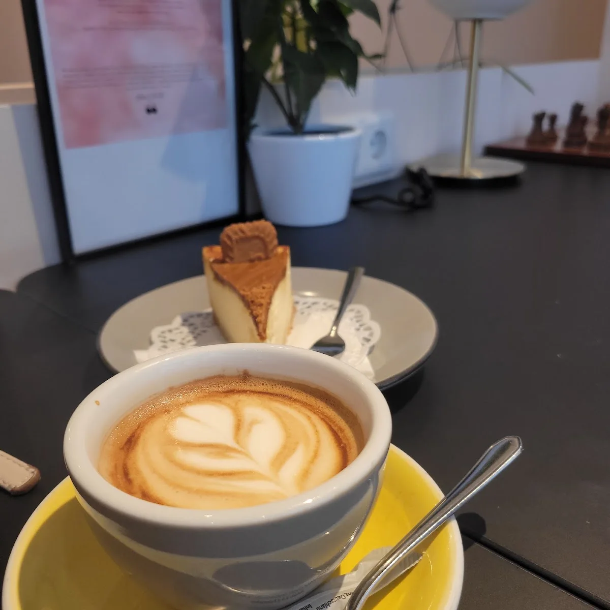 Hope Café | Konditorei – Cappuccino in Bad Homburg vor der Höhe, Hessen
