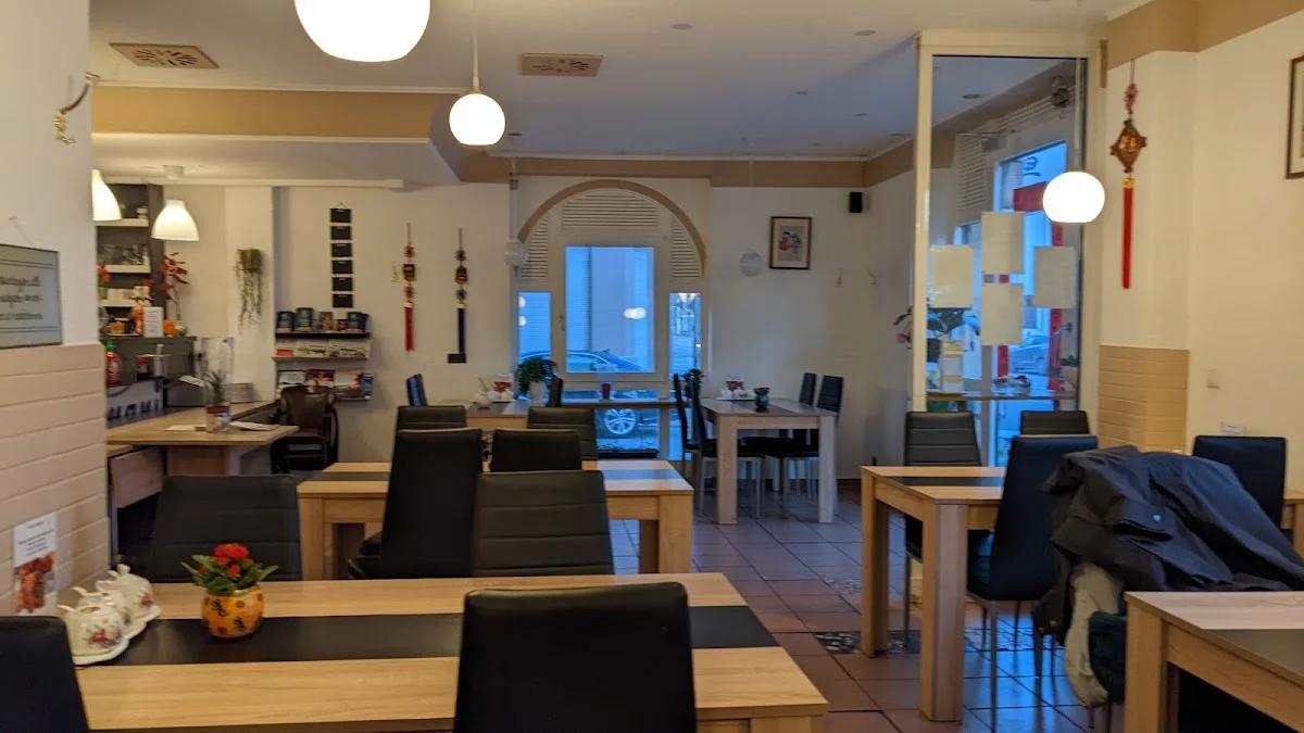 Restaurant Heng Amani – Atmosphäre in Stuttgart Feuerbach, Baden-Württemberg