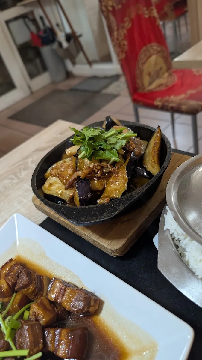 Restaurant Heng Amani – Aubergine in Stuttgart Feuerbach, Baden-Württemberg