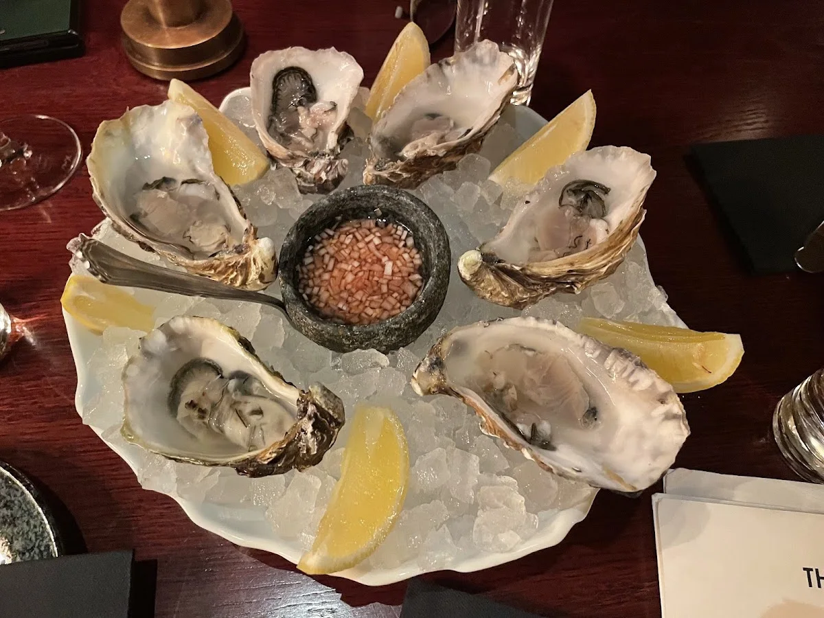 Bellboy Bar – Austern in Berlin