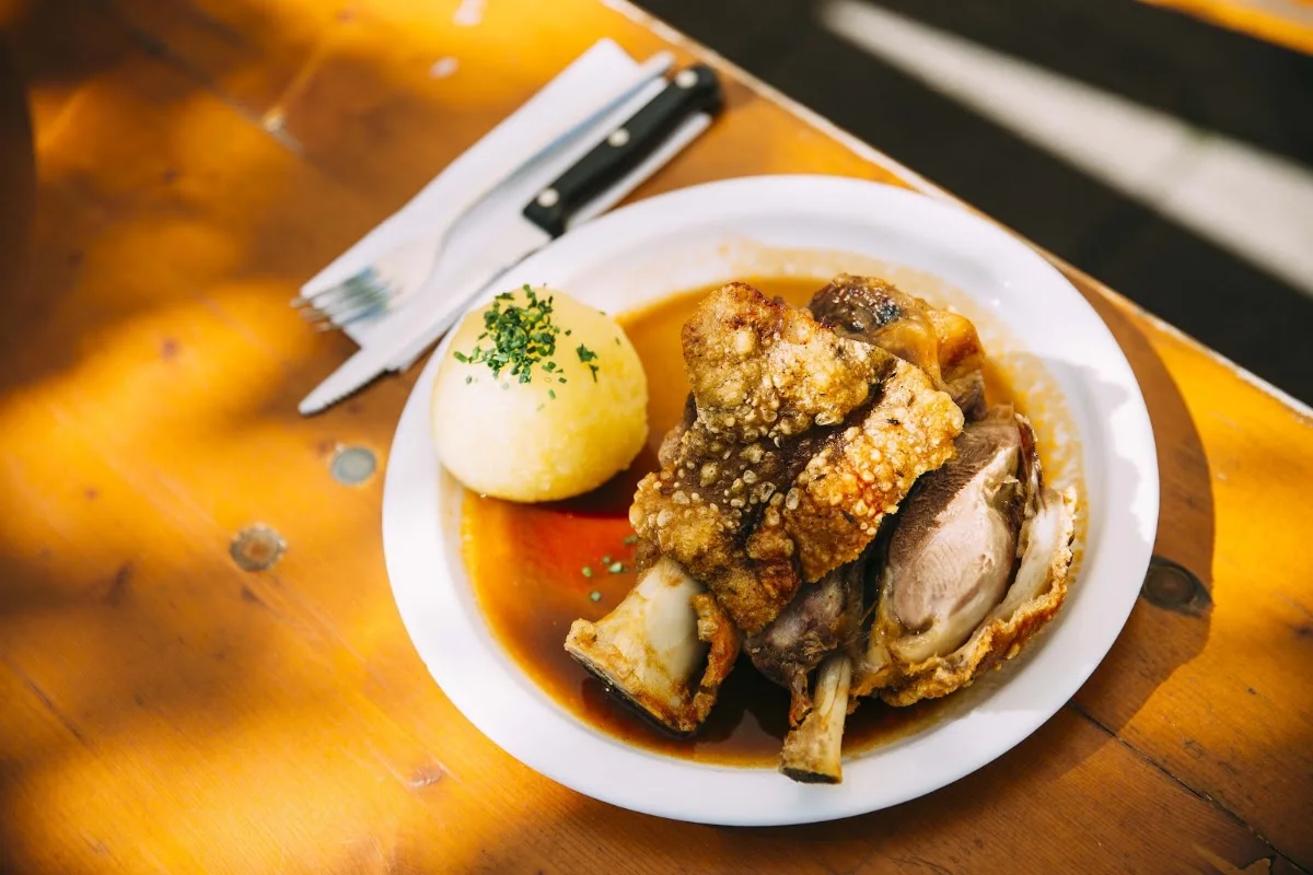 Zum Flaucher Biergarten – Sauerkraut in München, Bayern