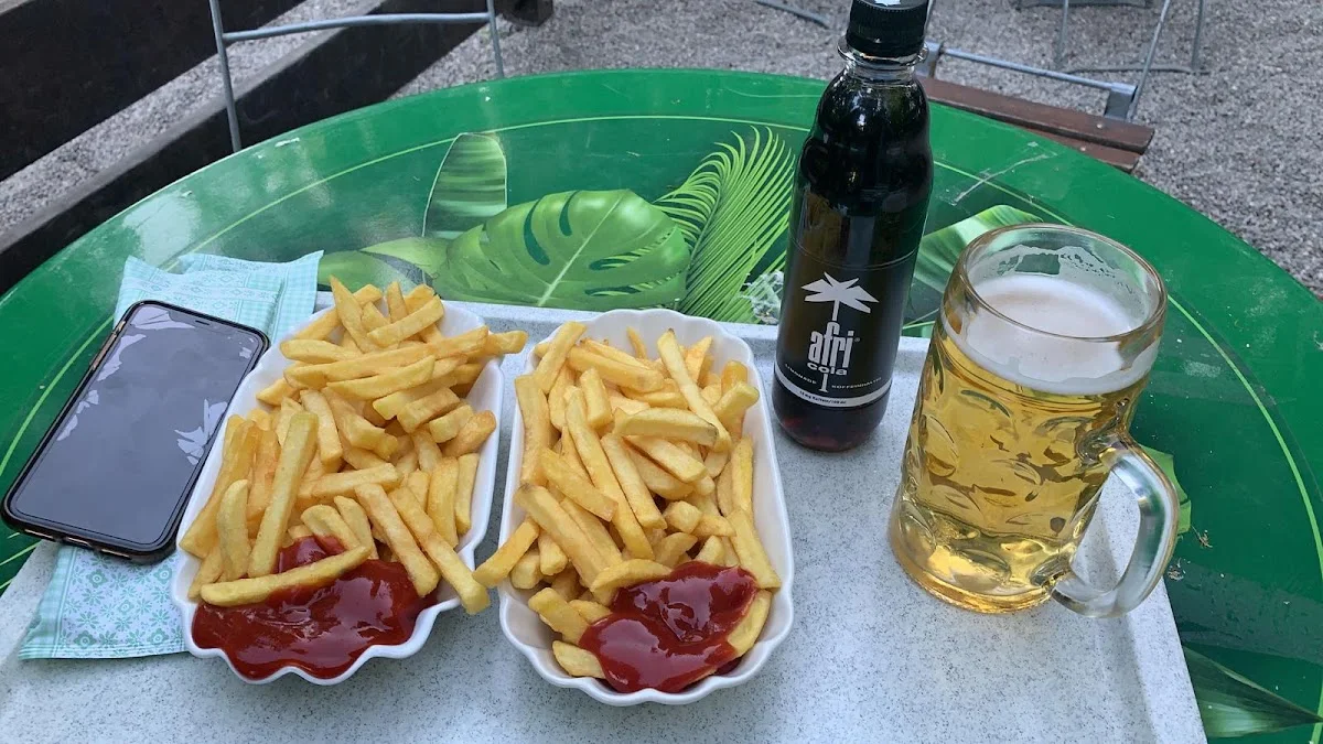 Zum Flaucher Biergarten – Pommes frites in München, Bayern