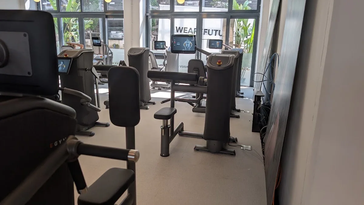 JONNY M. Club Pragsattel Fitnessstudio Stuttgart – Fitnessraum in Stuttgart Zuffenhausen, Baden-Württemberg
