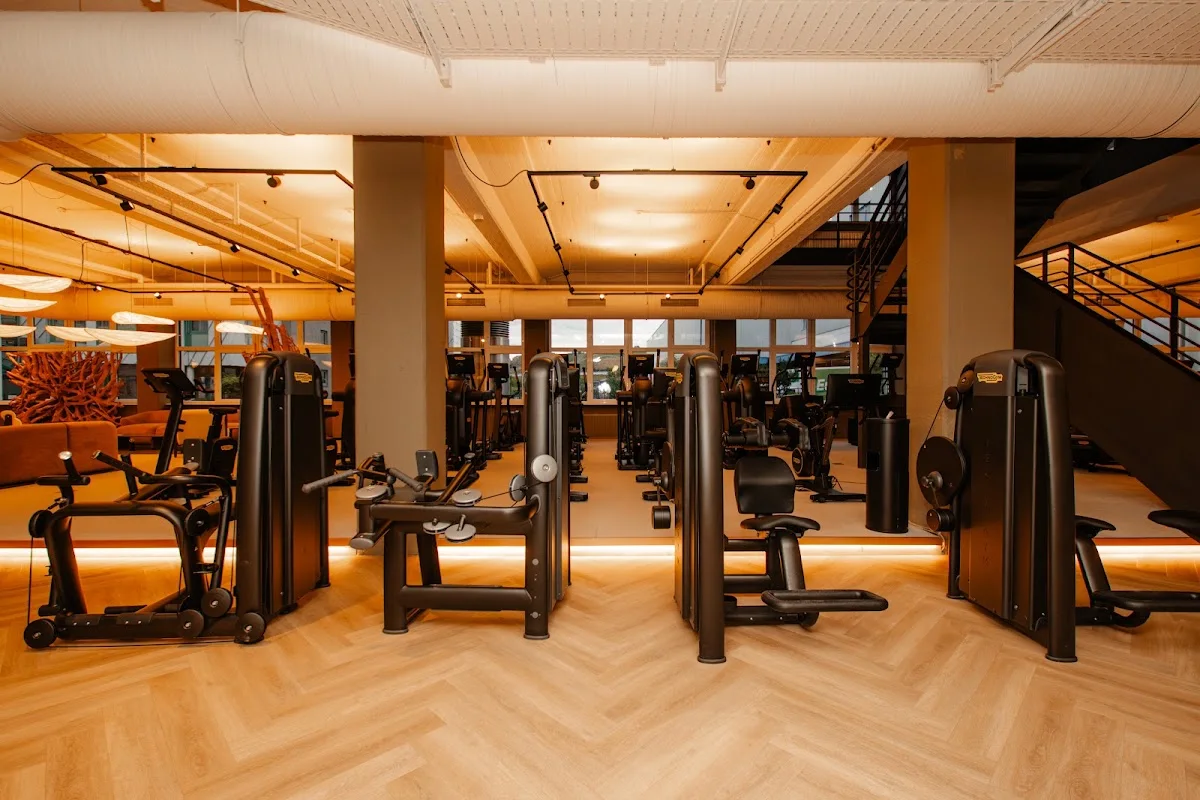 JONNY M. Club Pragsattel Fitnessstudio Stuttgart – Turnhalle in Stuttgart Zuffenhausen, Baden-Württemberg