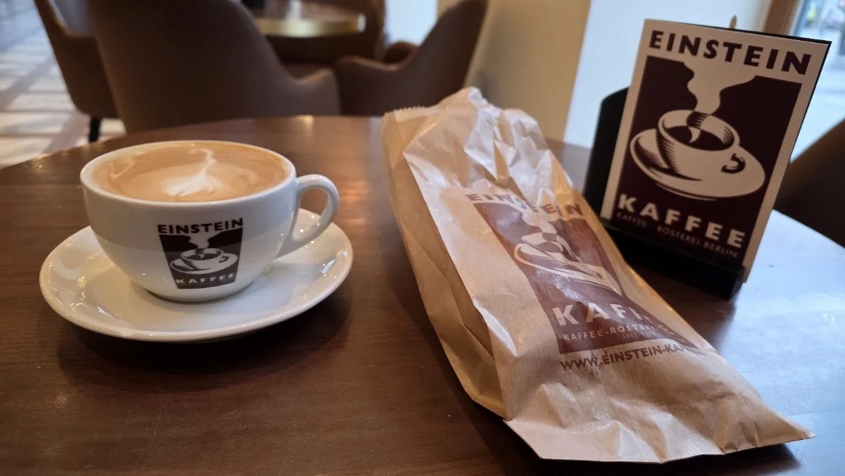 EINSTEIN Unter den Linden – Cappuccino in Berlin