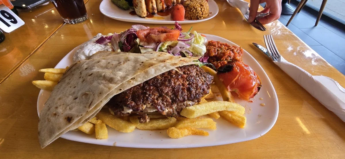 Döner Pavillon – Pommes frites in Hamburg