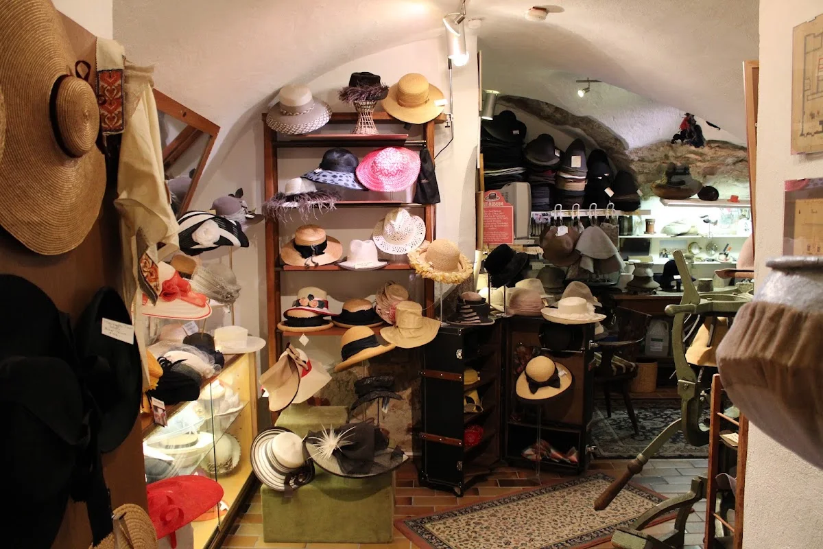 Herr Brömme und das tapfere Schneiderlein – Fedora in Nürnberg, Bayern
