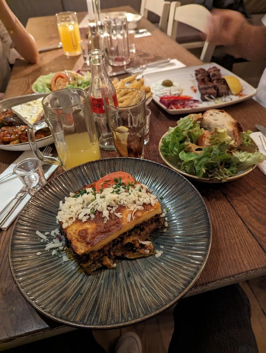 Taverna Kalypso – Moussaka in München, Bayern
