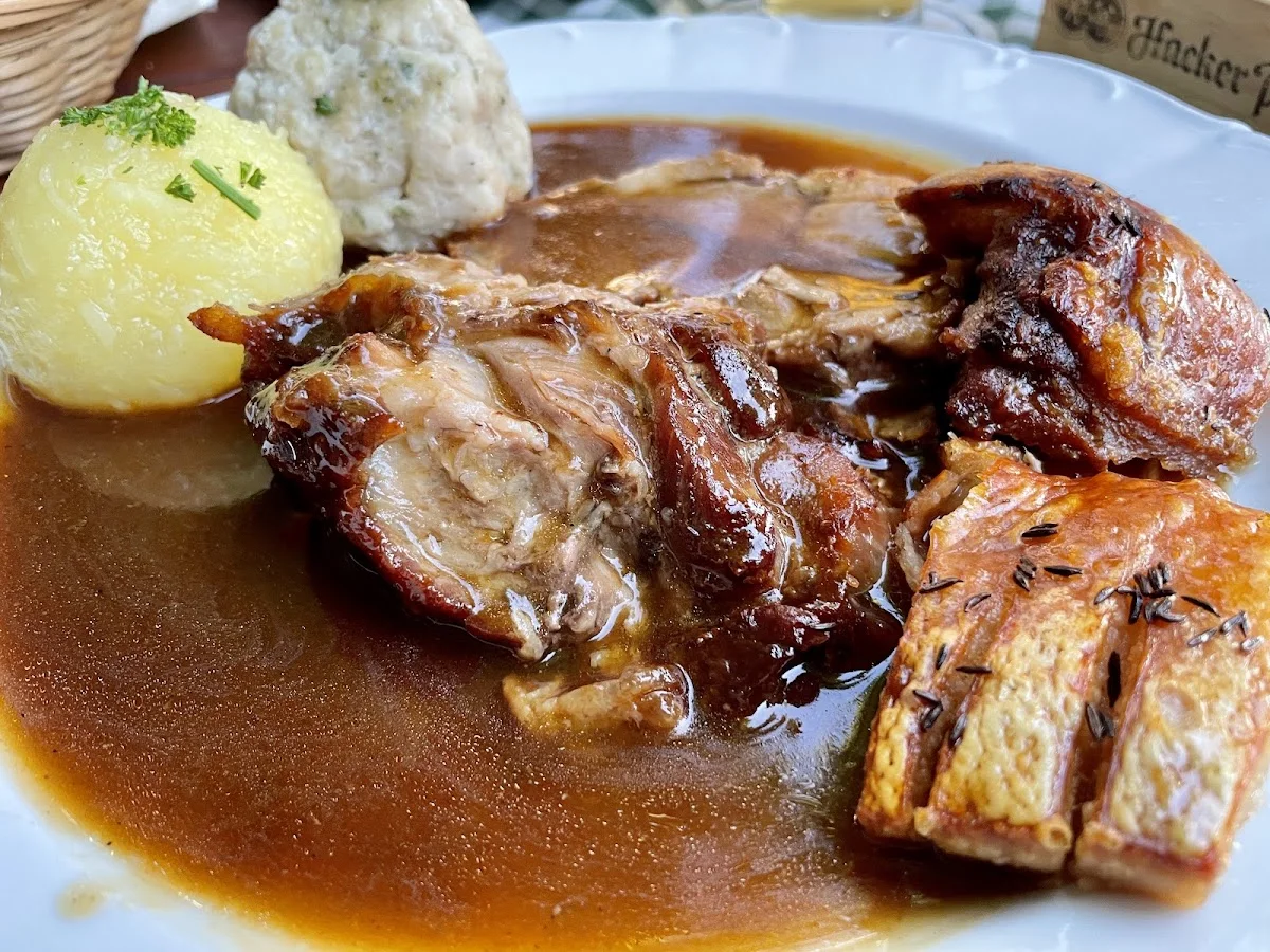 Bräustüberl – Essen und Trinken in Planegg, Bayern