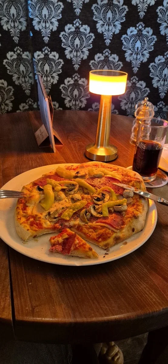 Mustang Restaurant, Cafe & Cocktailbar | Italienische Spezialitäten & Steakhaus – Pizza in Berlin