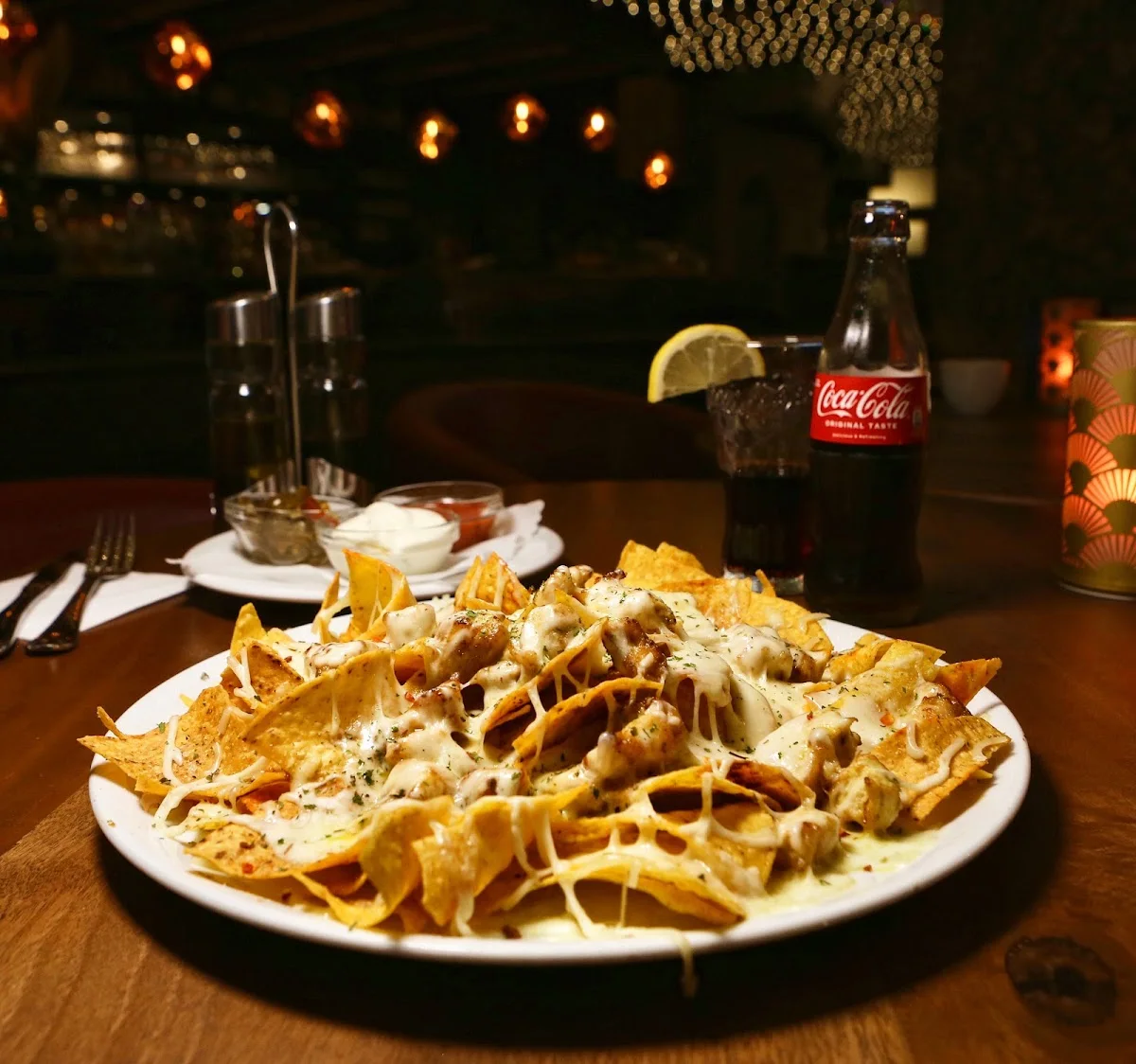 Mustang Restaurant, Cafe & Cocktailbar | Italienische Spezialitäten & Steakhaus – Nachos in Berlin