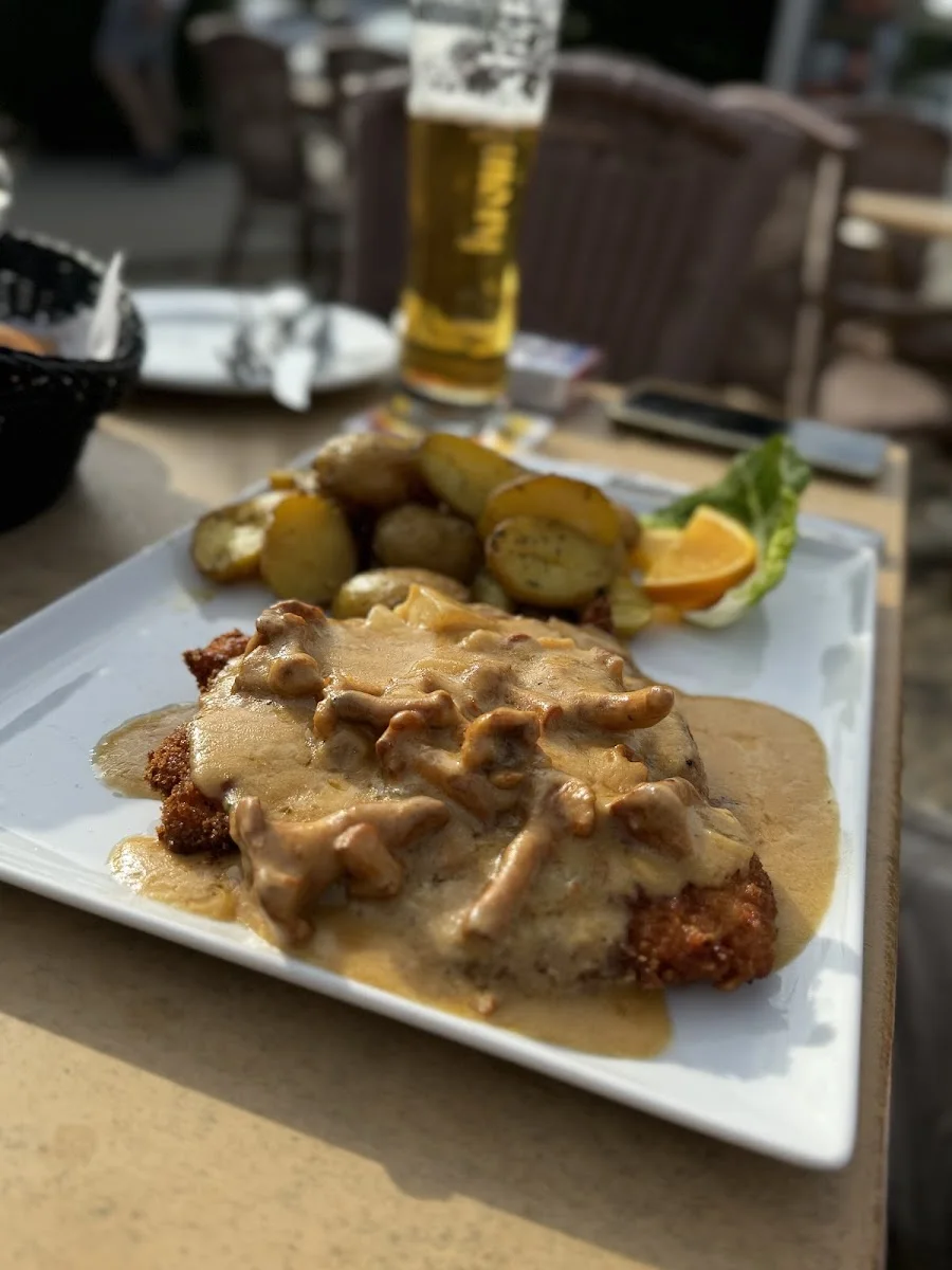 Mustang Restaurant, Cafe & Cocktailbar | Italienische Spezialitäten & Steakhaus – Schnitzel in Berlin