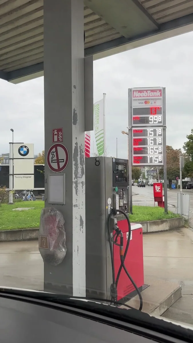 Gebrüder Neeb GmbH & Co. KG – Tankstelle in Gräfelfing, Bayern