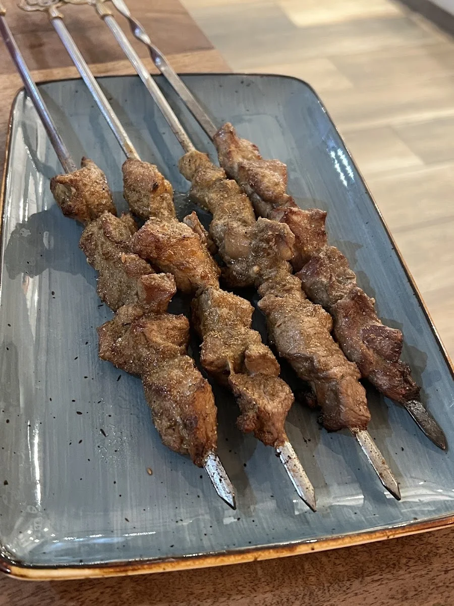 Tengri Tagh Uigur Restaurant – Essen und Trinken in Düsseldorf, Nordrhein-Westfalen