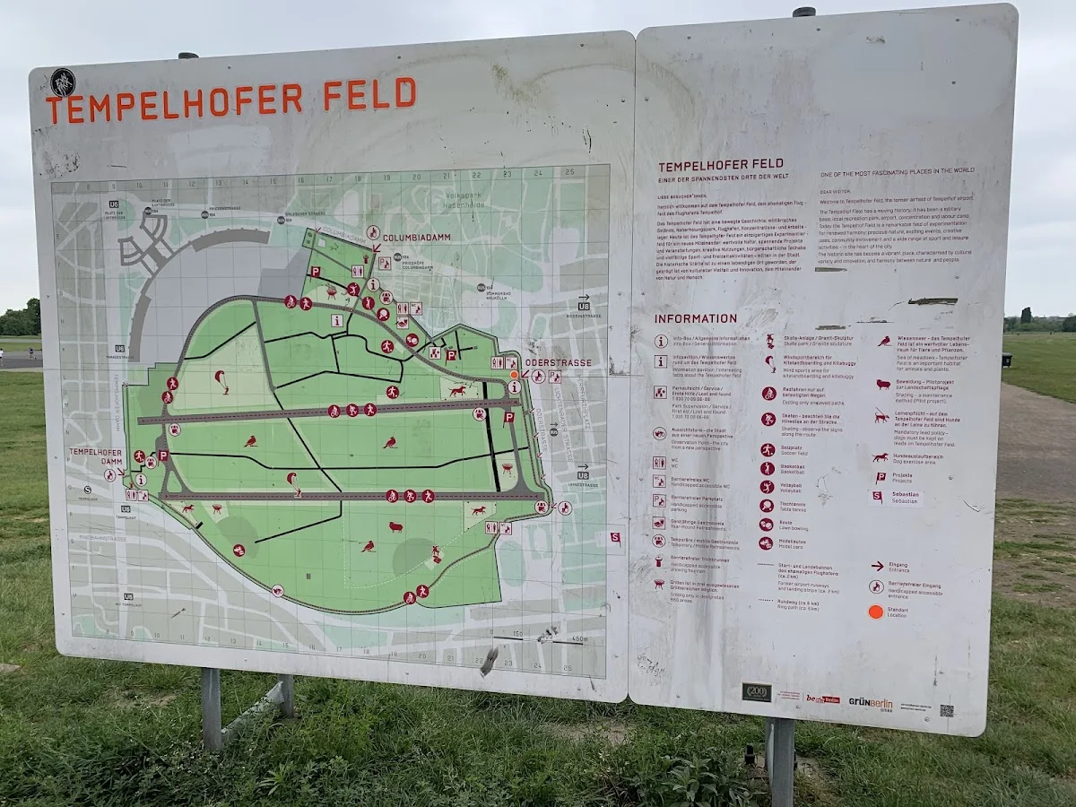 Tempelhofer Feld – Unterkunftsansichten in Berlin