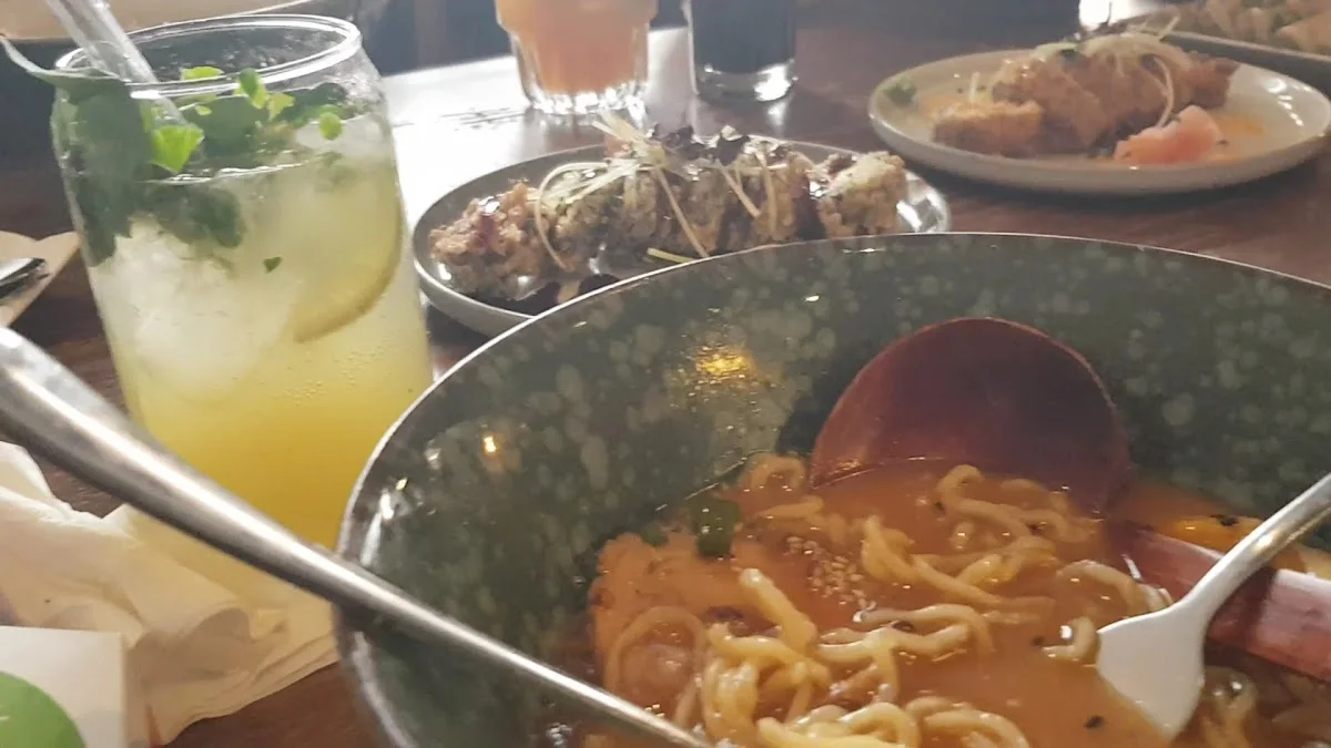 DAIKAN IZAKAYA (Belgisches Viertel) – Suppe in Köln, Nordrhein-Westfalen