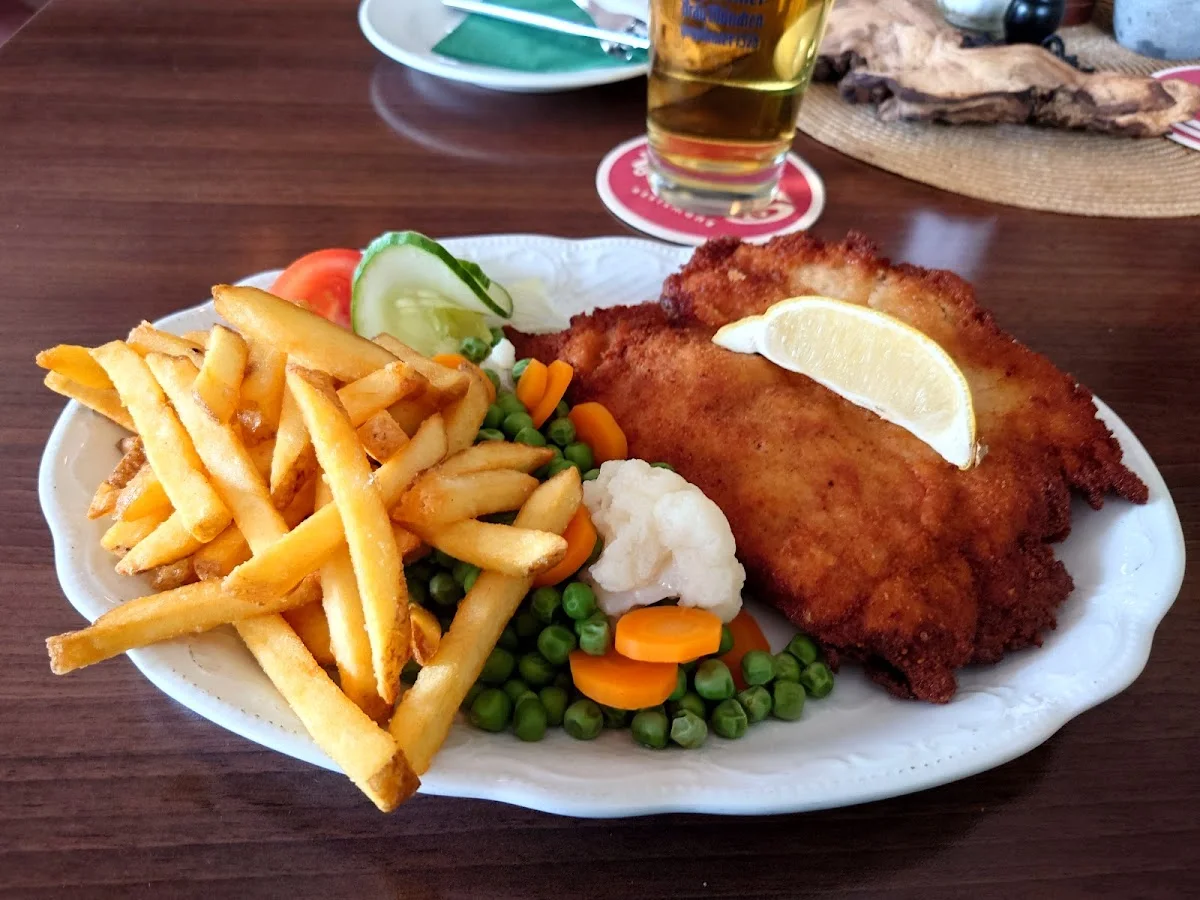 Louis Café-Restaurant – Essen und Trinken in Berlin