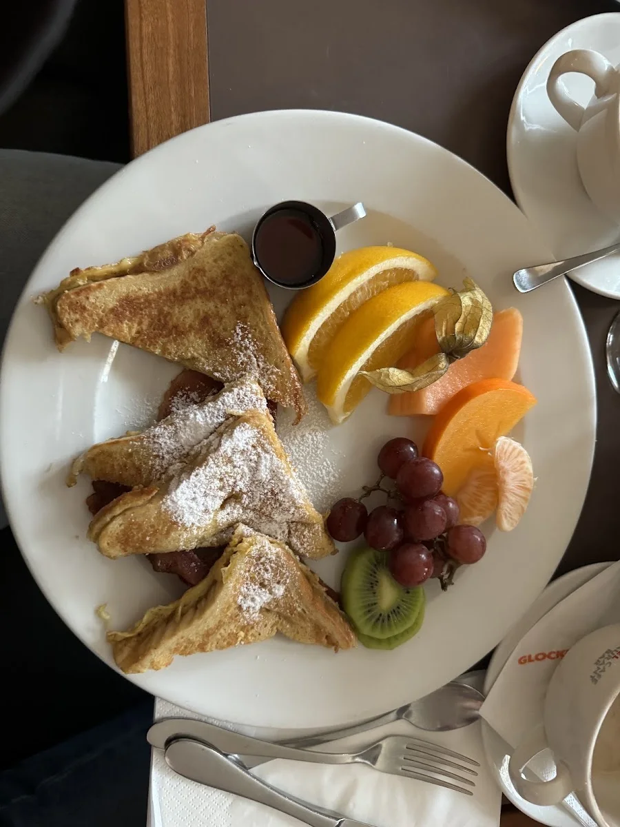 Cafe Glockenspiel GmbH – Essen und Trinken in München, Bayern