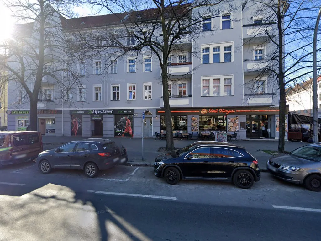 Köşgeroğlu – Street View & 360°-Fotos in Berlin