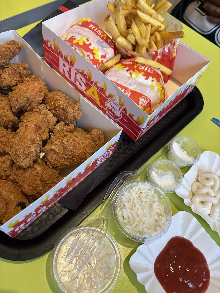 Risa Chicken – Pommes frites in Berlin