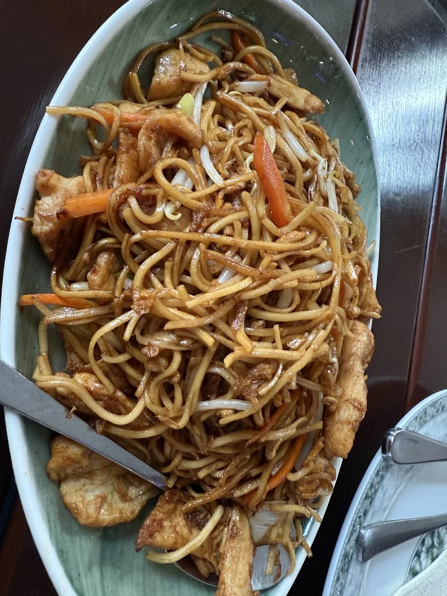 Honghong Restaurant (红红饭店) – Gebratene Nudeln in Garching bei München, Bayern