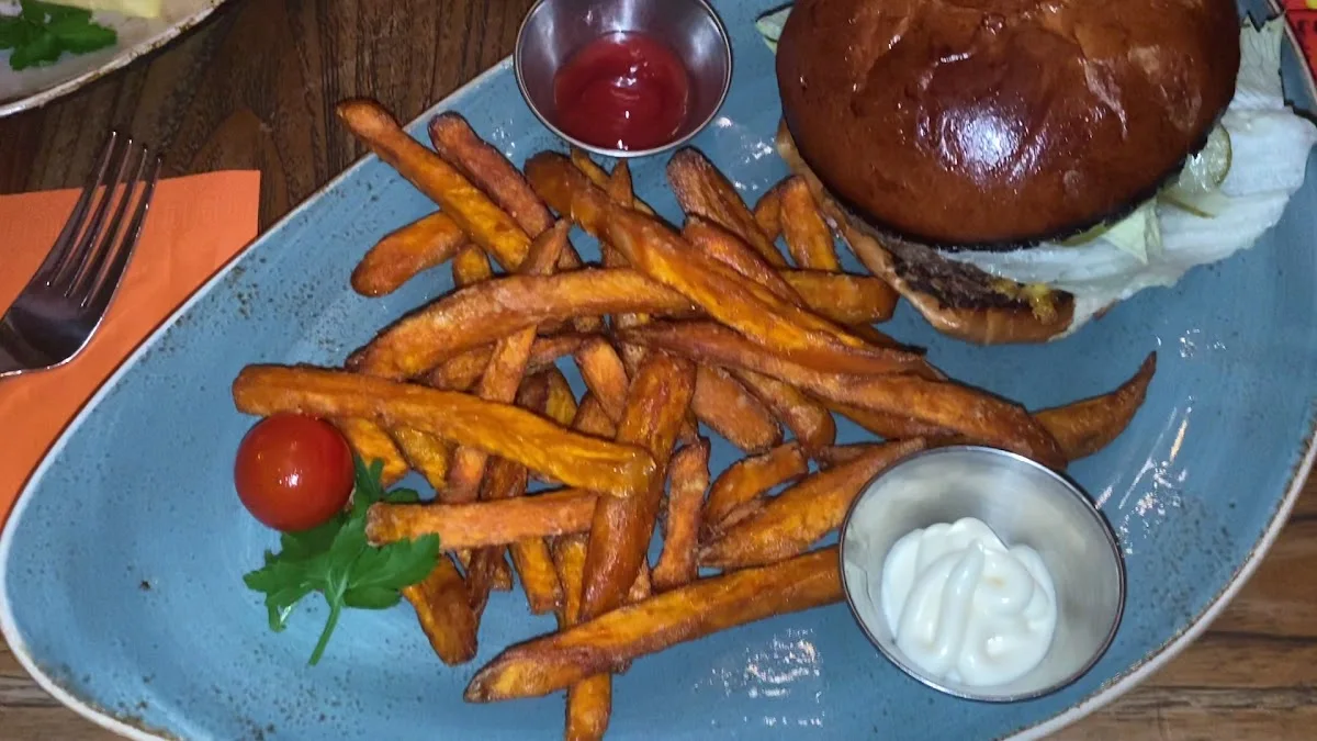 Restaurant Eschenheimer Turm – Essen und Trinken in Frankfurt am Main, Hessen