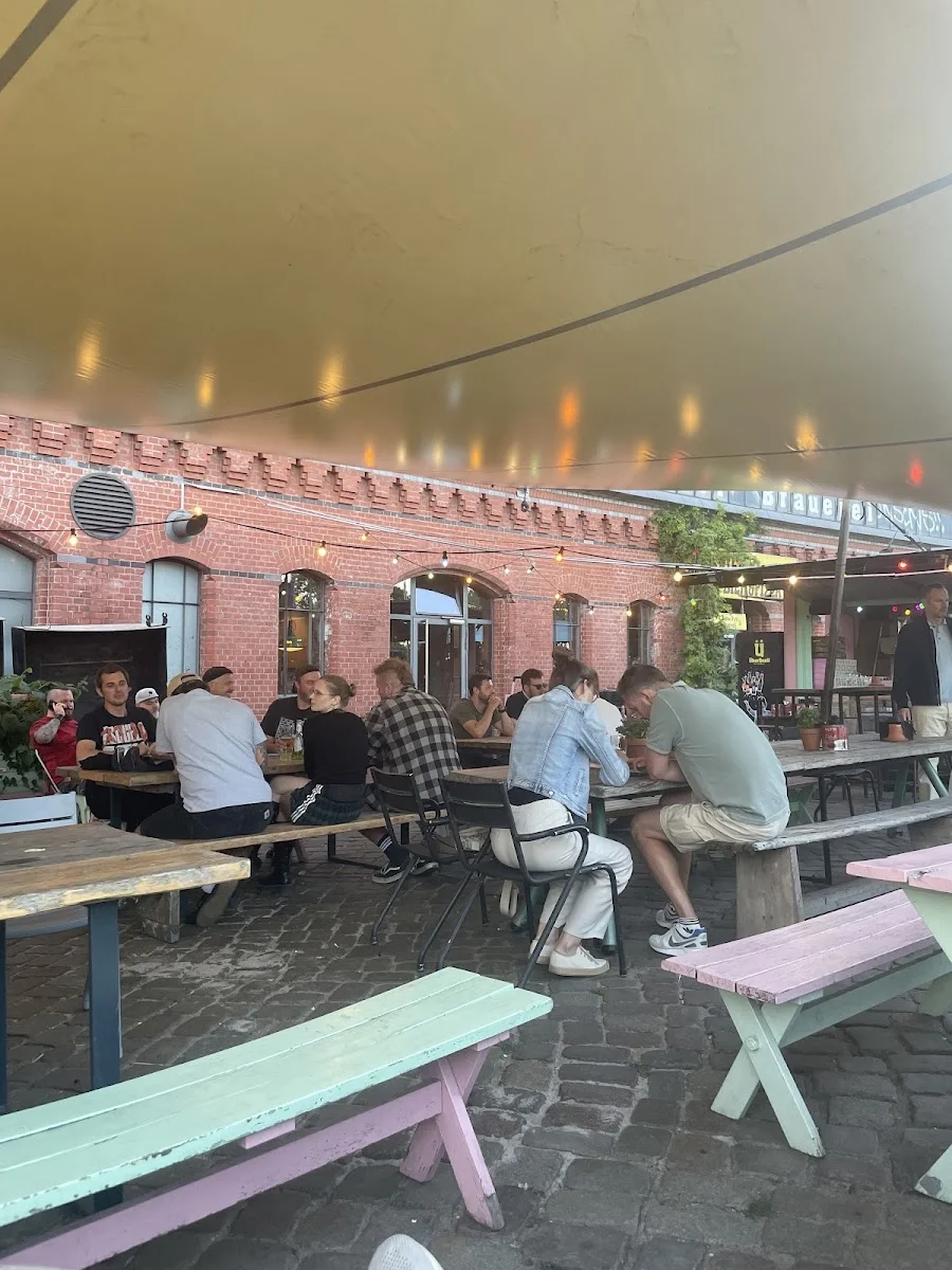 ÜberQuell Restaurant & Brauerei – Restaurant in Hamburg