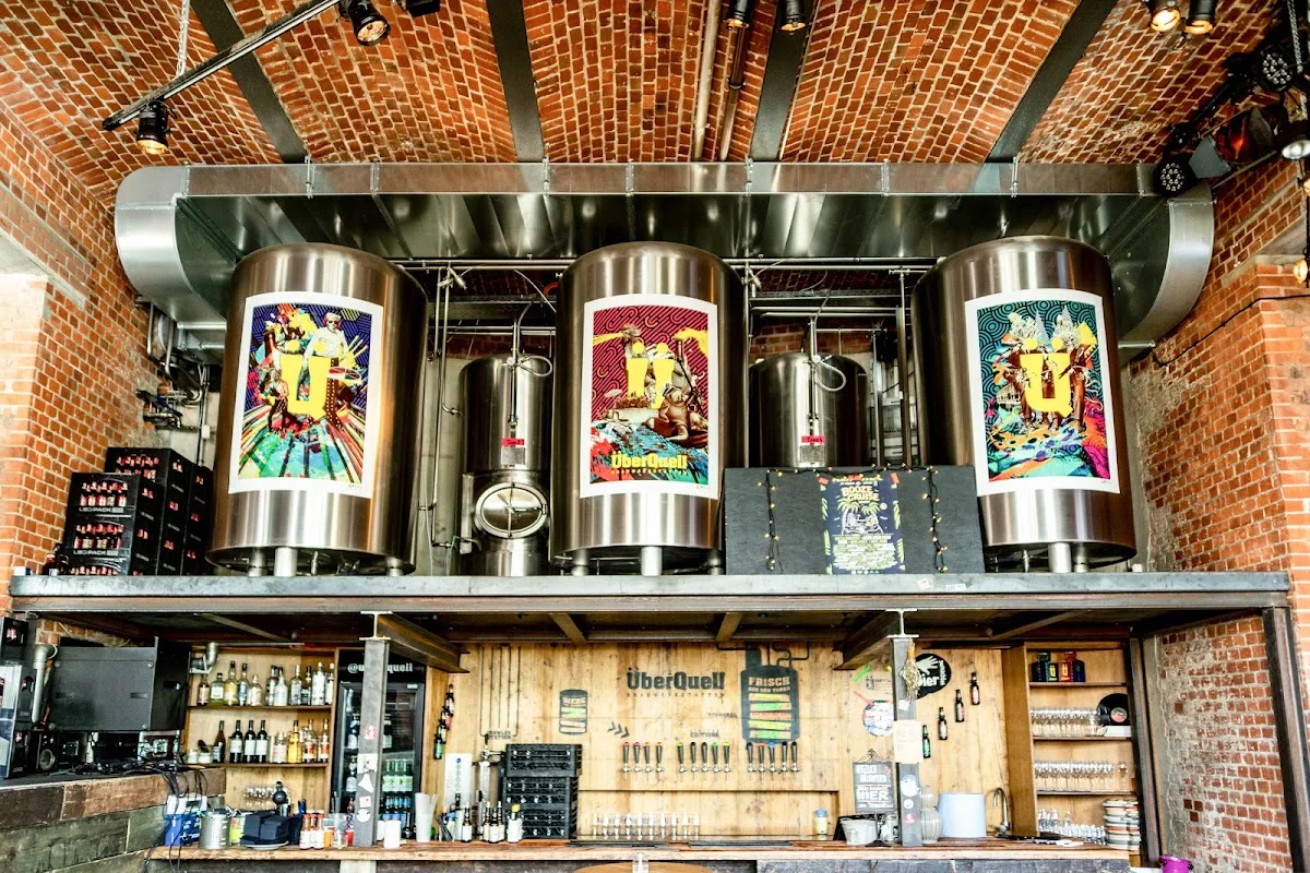 ÜberQuell Restaurant & Brauerei – Atmosphäre in Hamburg