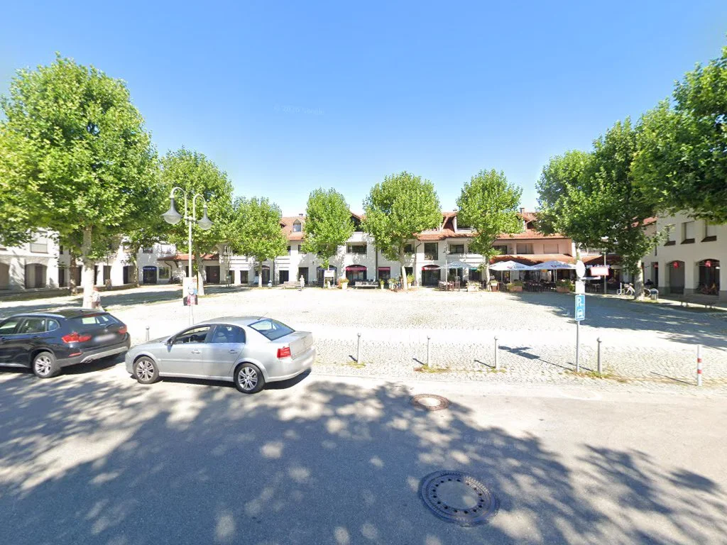 Kilimanjaro Café & Restaurant – Street View & 360°-Fotos in Taufkirchen, Bayern