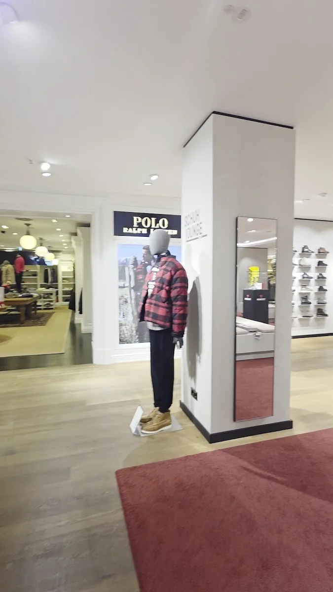 Hirmer München – Bekleidungsgeschäft in München, Bayern
