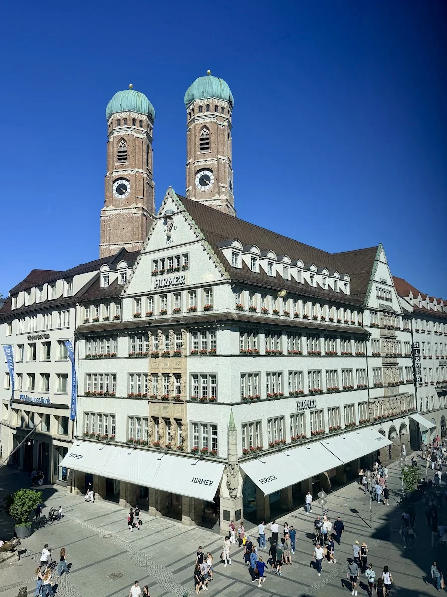 Hirmer München – Besucherfoto von Frederik Kittsteiner in München, Bayern