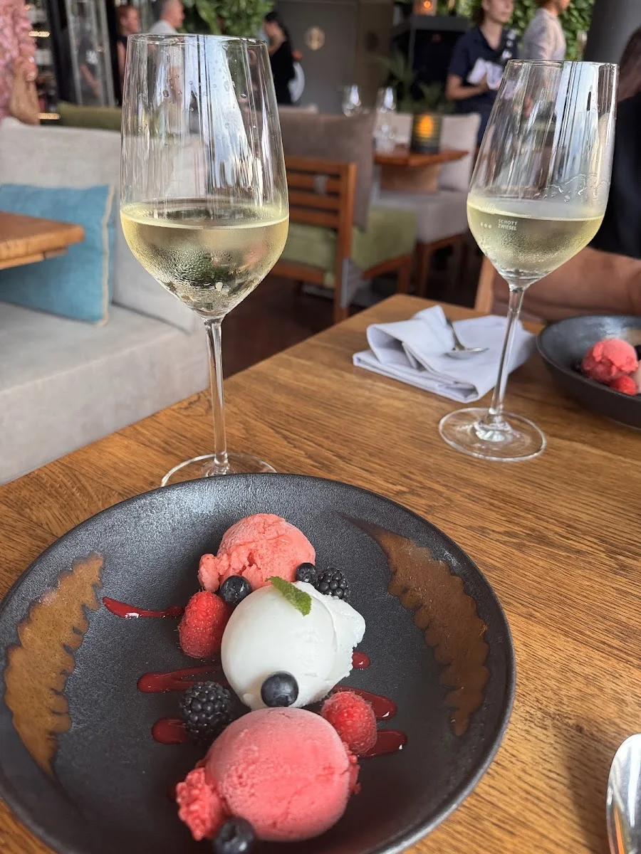 coast by east – Restaurant in Hamburg