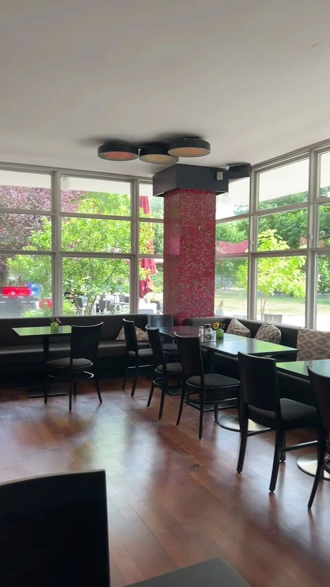 Restaurant & Biergarten Schoenbrunn – Eisdiele in Berlin