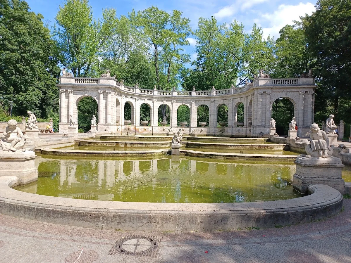Restaurant & Biergarten Schoenbrunn – Märchenbrunnen in Berlin