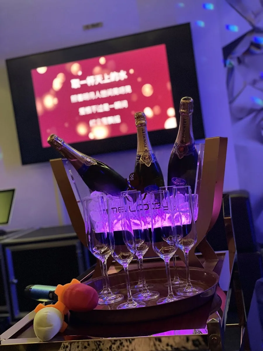 Melody Party Box - Myzeil – Vom Inhaber in Frankfurt am Main, Hessen