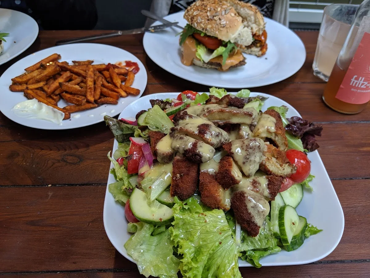 Lia's Kitchen - 100% Vegan – Griechischer Salat in Berlin