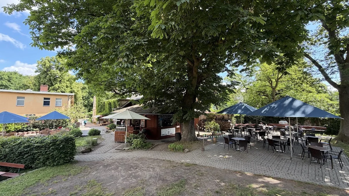 Wartmanns Café – Garten in Potsdam, Brandenburg