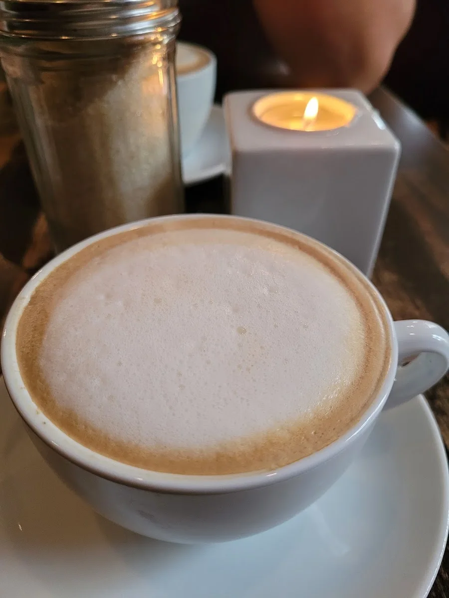 Mauna Kea • Frühstückscafé • Lunch • Café – Cappuccino in Berlin