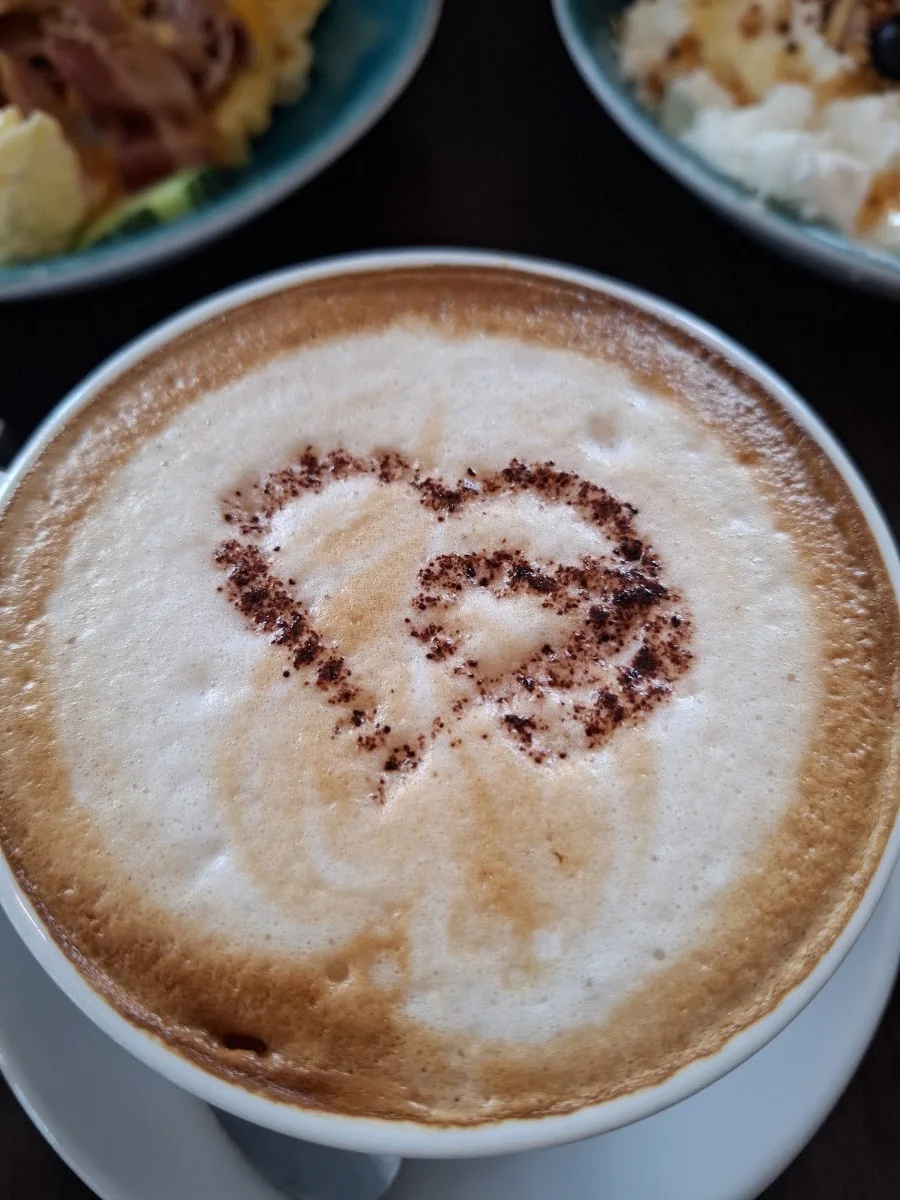 Mainkai Café•Bistro – Cappuccino in Frankfurt am Main, Hessen