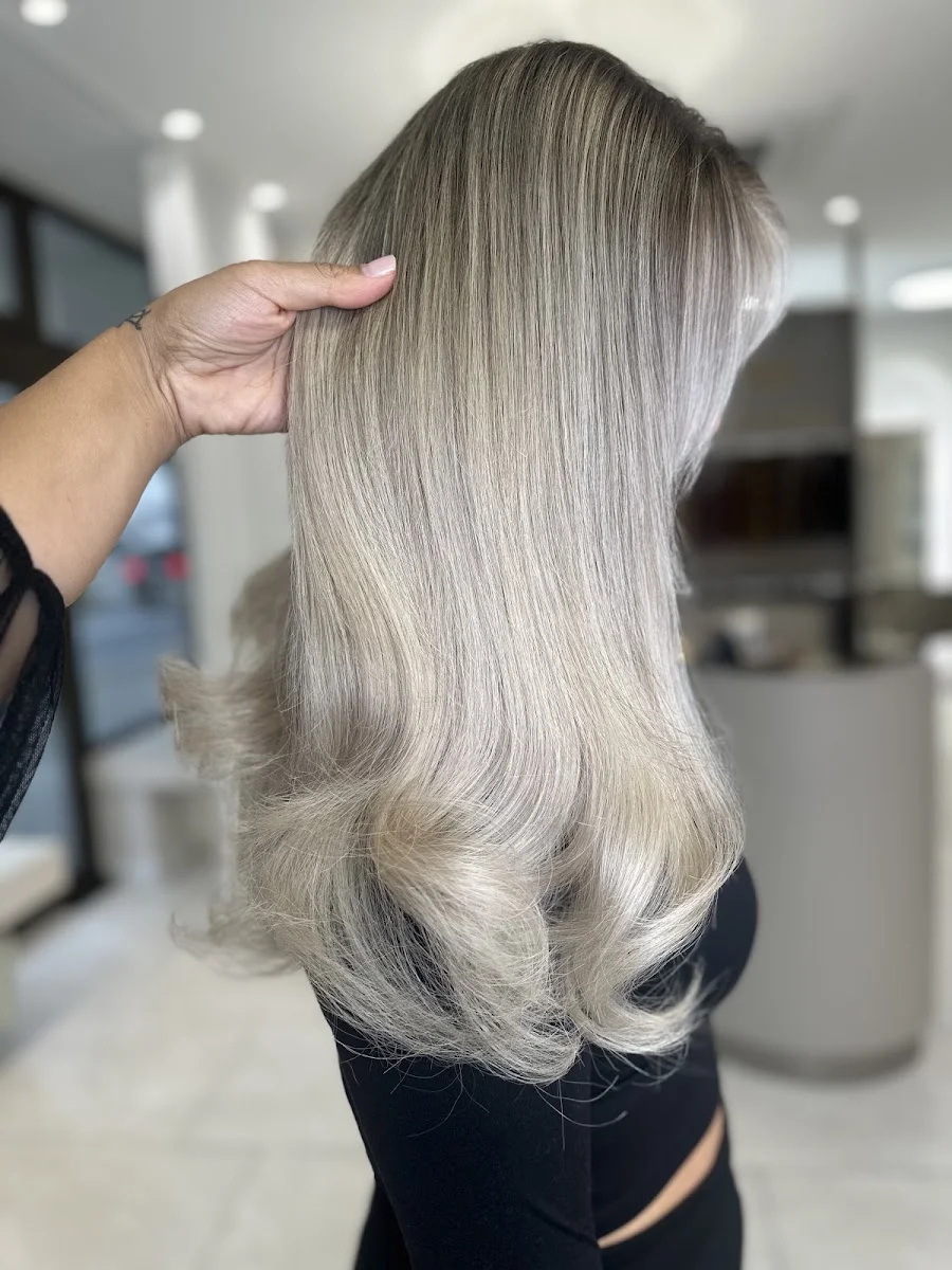 Fineness Hair Konstanz – Premium Friseur & Extensionsexperten – Besucherfoto: Mina Tezer in Konstanz, Baden-Württemberg