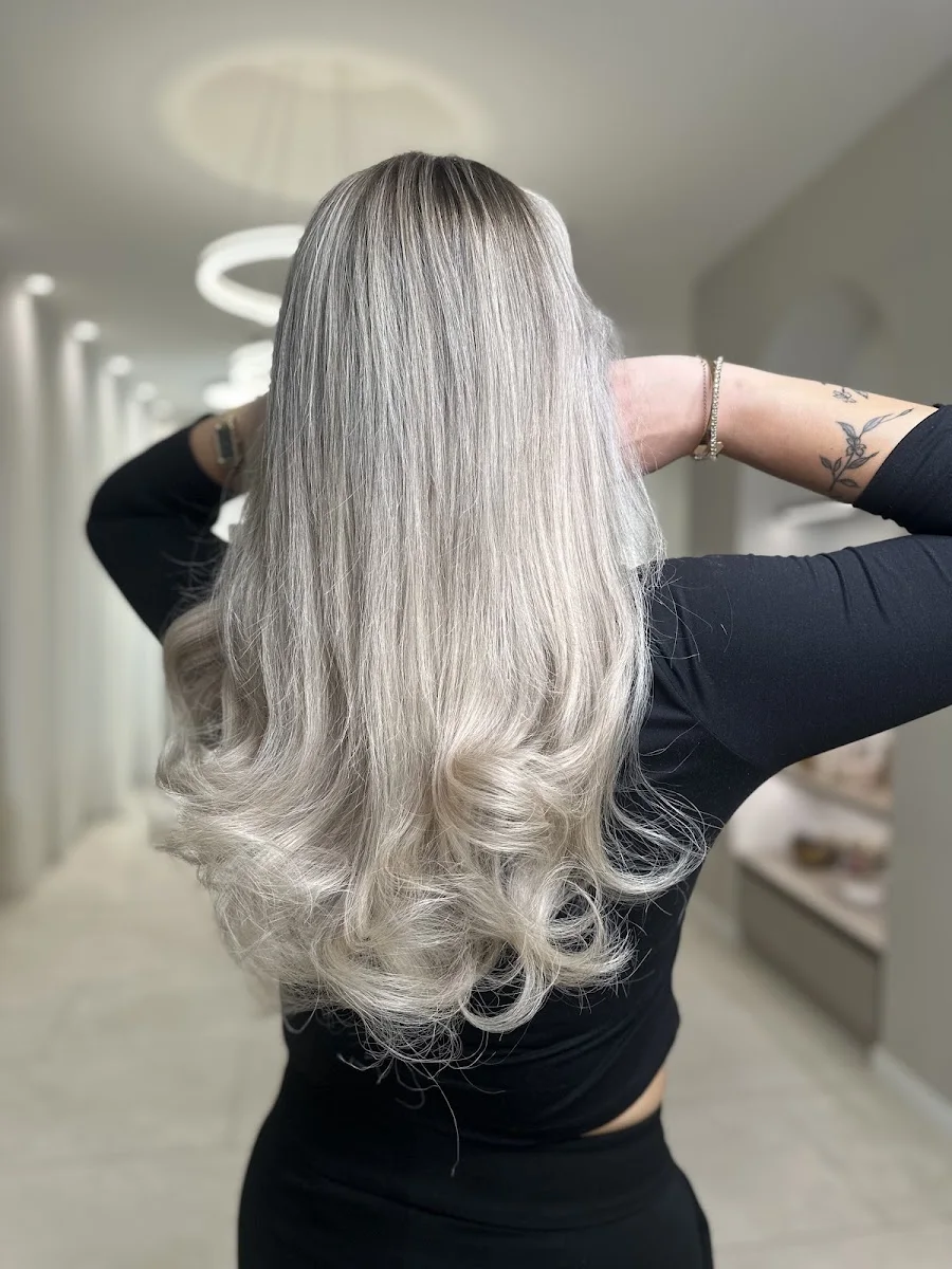 Fineness Hair Konstanz – Premium Friseur & Extensionsexperten – Besucherfoto: Mina Tezer in Konstanz, Baden-Württemberg