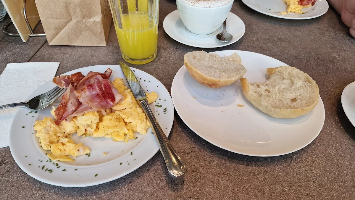 Bäckerei & Konditorei Kayser GmbH – Essen und Trinken in Pulheim, Nordrhein-Westfalen