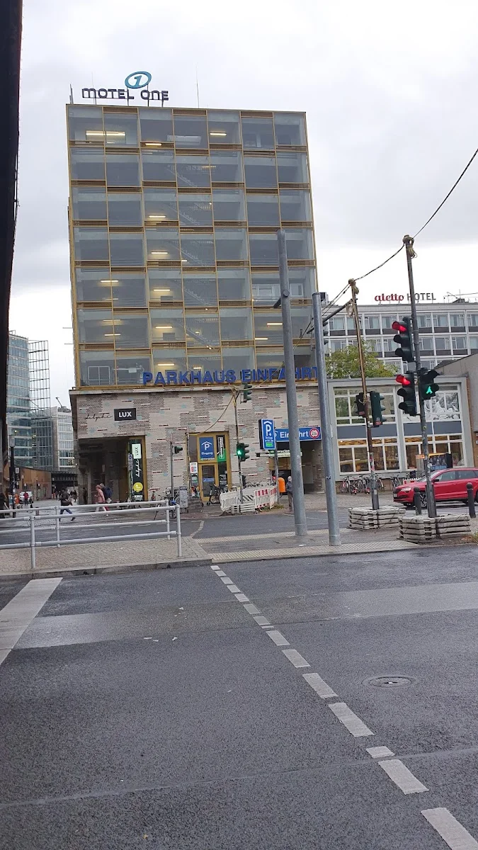 Glanz Car Wasch Berlin – Außenbereich in Berlin