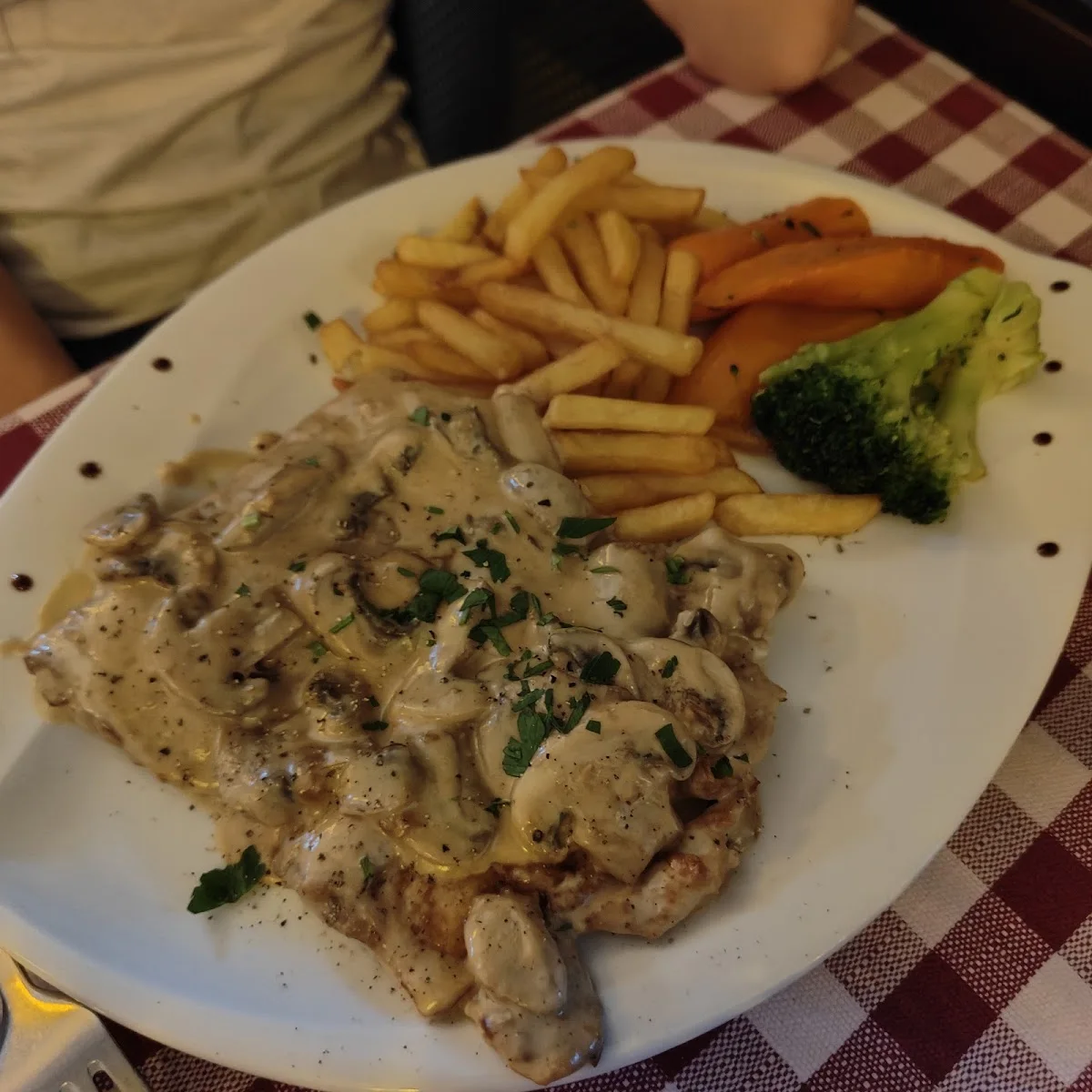 Trattoria Sicilia – Pilzsoße in Mahlow, Brandenburg