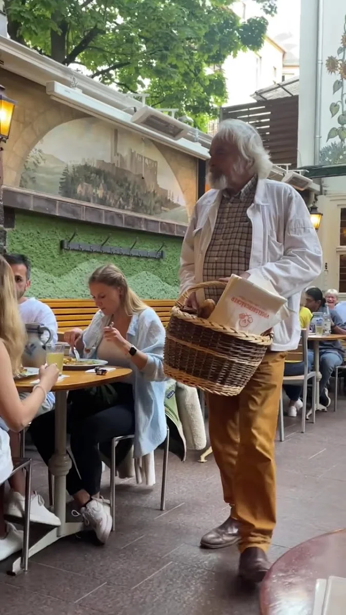 Zum Gemalten Haus – Deutsches Restaurant in Frankfurt am Main, Hessen