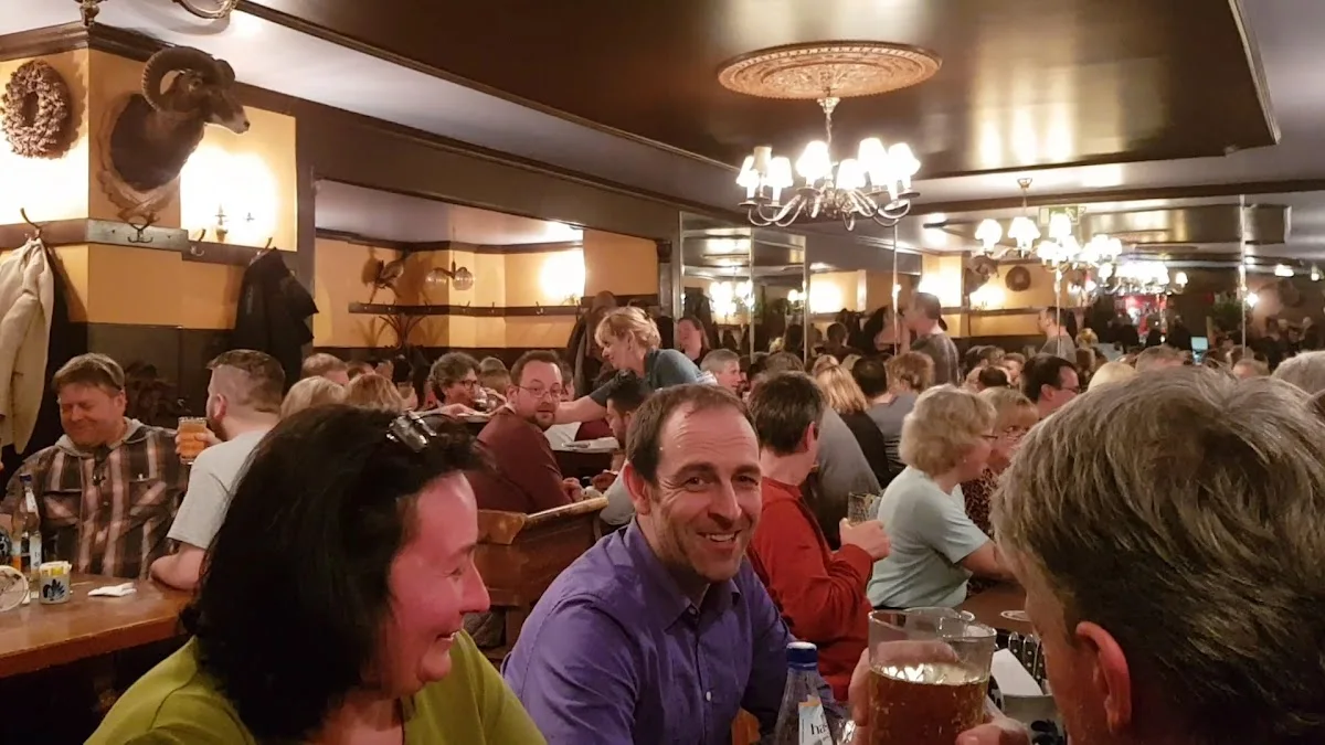 Ebbelwoi Unser – Deutsches Restaurant in Frankfurt am Main, Hessen
